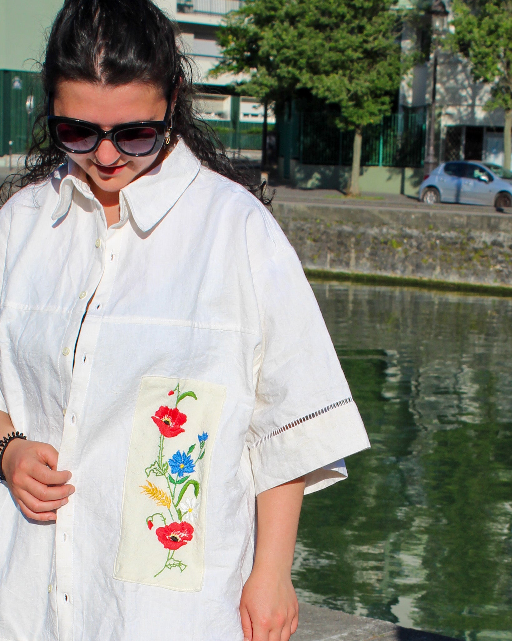 Chemisette blanche fleurie