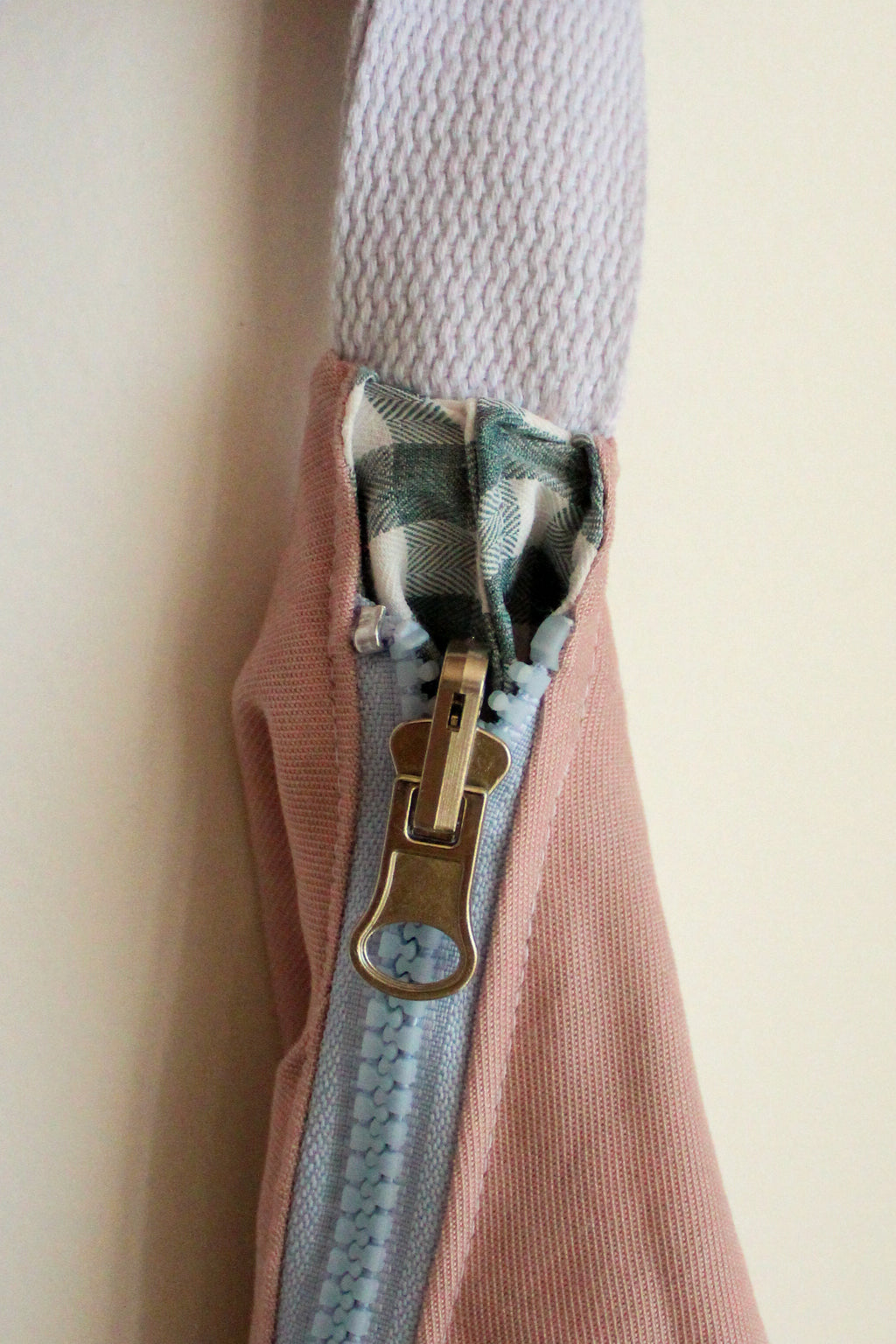 Sac réversible rose/carreaux bleus