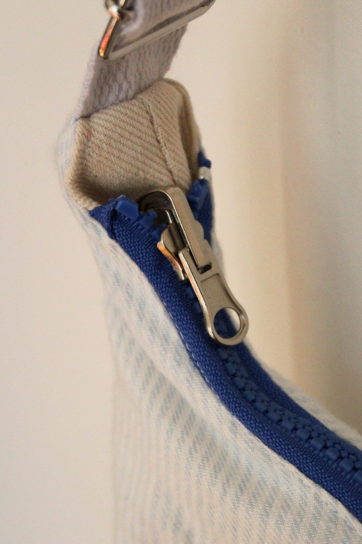 Sac réversible beige/rayé bleu