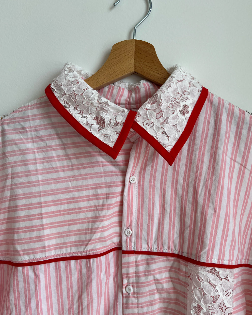 Chemisette rose et dentelle