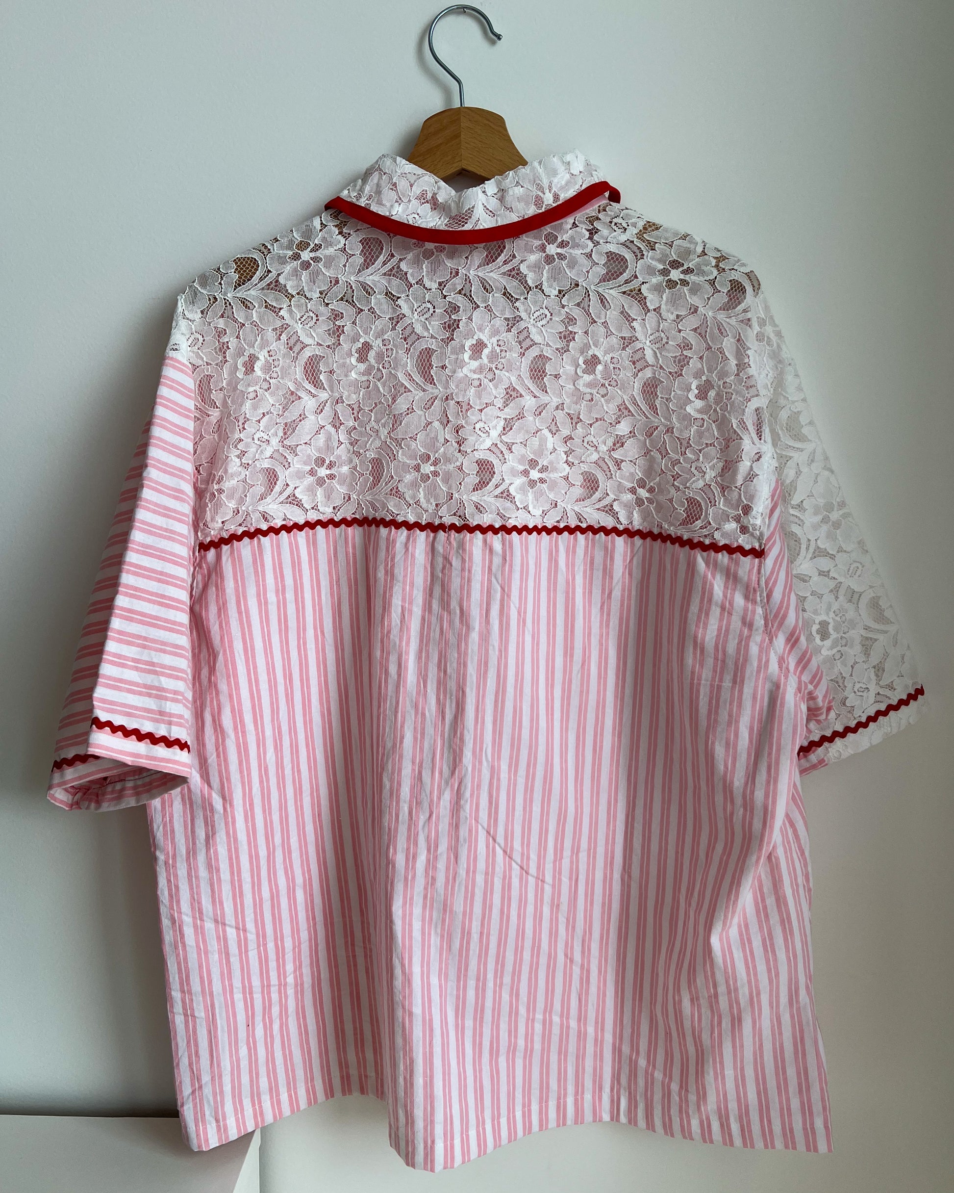 Chemisette rose et dentelle